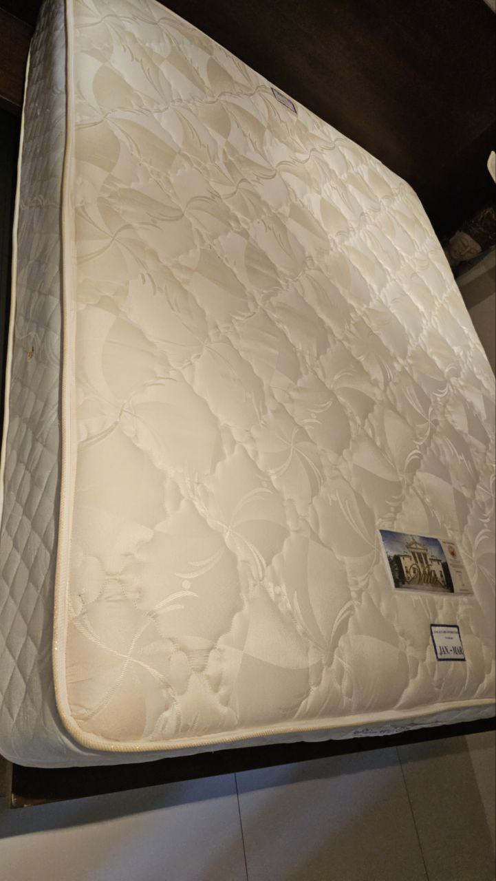 Organic Stain Removal from King Size Mattress (Blood)